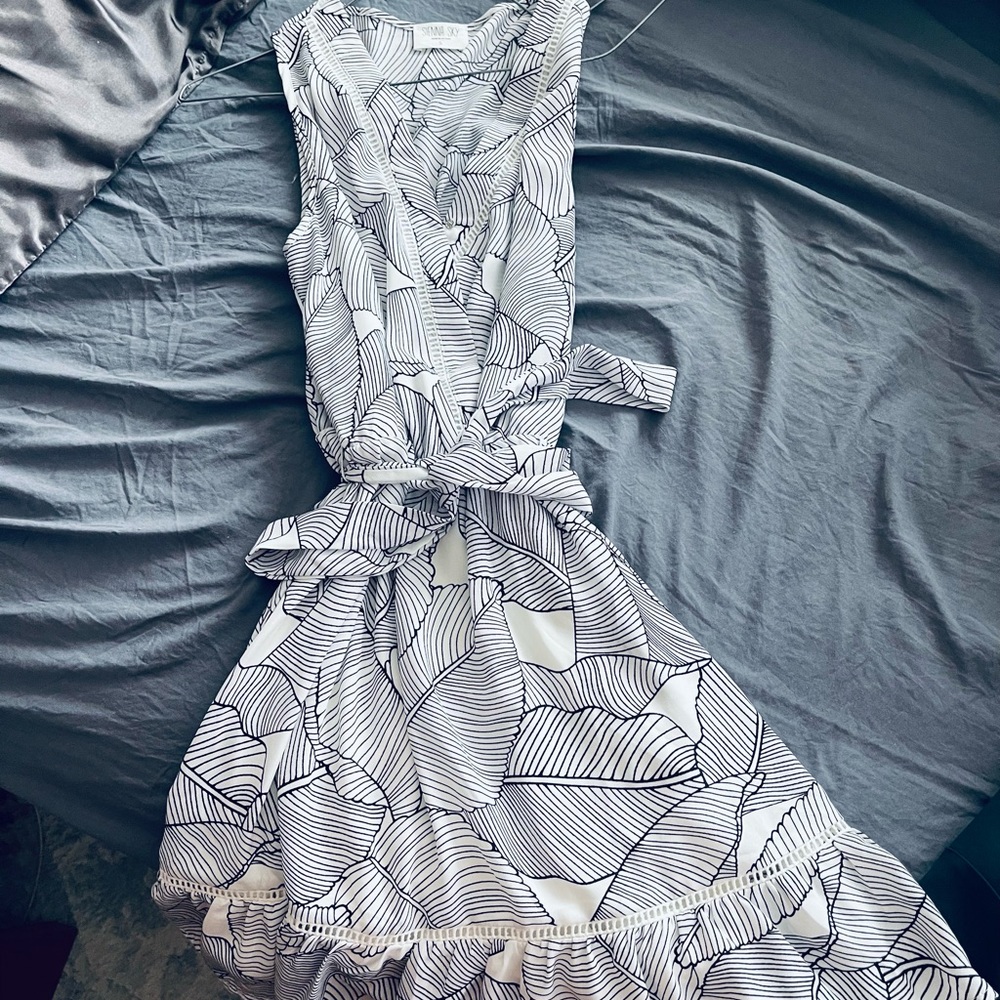 Short printed dress size small
